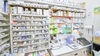 今津マルゼン薬局の薬棚