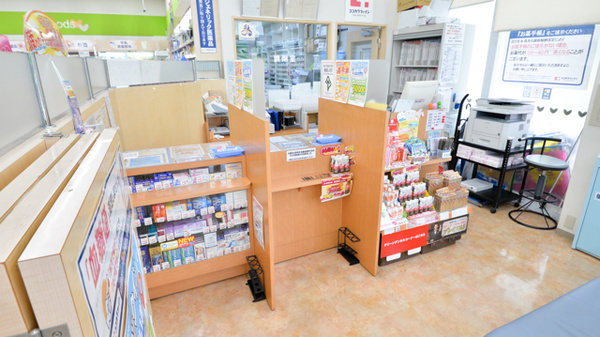 ライフォートパークタウン薬局の受付/カウンター