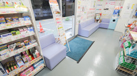 ココカラファイン薬局河東店の待合スペース