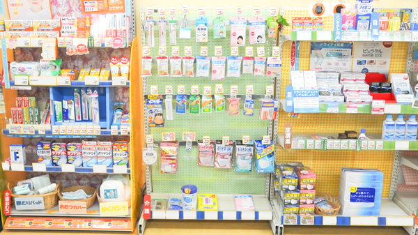 ココカラファイン薬局光店の雑貨品