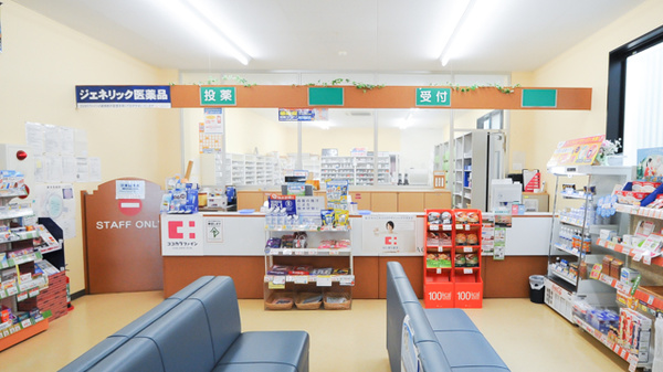 ココカラファイン薬局光店の受付/カウンター