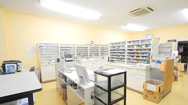 ココカラファイン薬局光店の調剤室