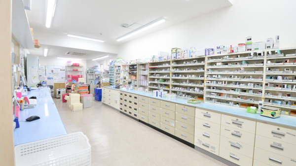 ココカラファイン薬局産業医大前店の調剤室