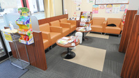 ココカラファイン薬局安佐市民病院店の待合スペース