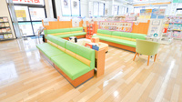 セガミ薬局江津店の待合スペース