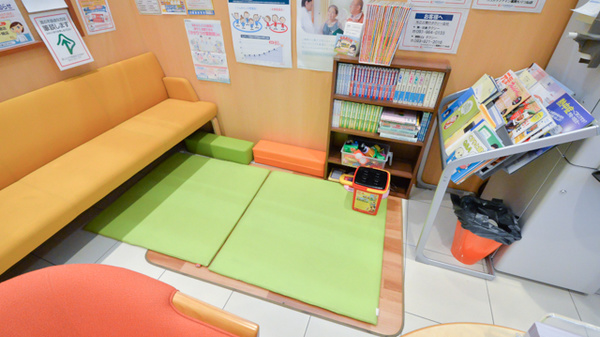 ココカラファイン薬局もりつね店のキッズ用設備