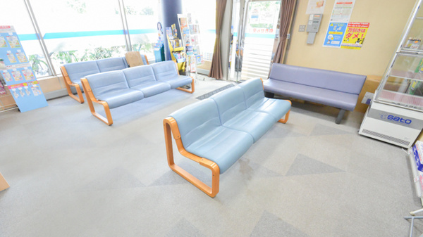 エースリー調剤薬局神居店の待合スペース