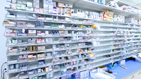 調剤薬局ツルハドラッグ南稚内店の薬棚