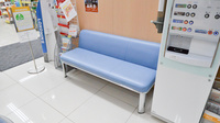 調剤薬局ツルハドラッグ砂川店の待合スペース