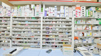 調剤薬局ツルハドラッグ砂川店の薬棚