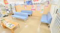 調剤薬局ツルハドラッグ北見メッセ店の待合スペース