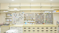 調剤薬局ツルハドラッグ北見メッセ店の薬棚