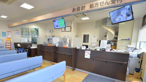 調剤薬局ツルハドラッグ函館赤十字病院前店の受付/カウンター