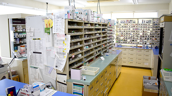 調剤薬局ツルハドラッグ函館赤十字病院前店の調剤室