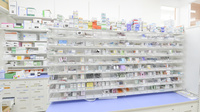 調剤薬局ツルハドラッグ松前店の薬棚