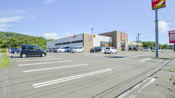 調剤薬局ツルハドラッグ松前店の駐車場