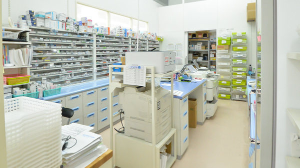 調剤薬局ツルハドラッグ五稜郭店の調剤室