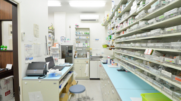 調剤薬局ツルハドラッグ室蘭中島北店の調剤室