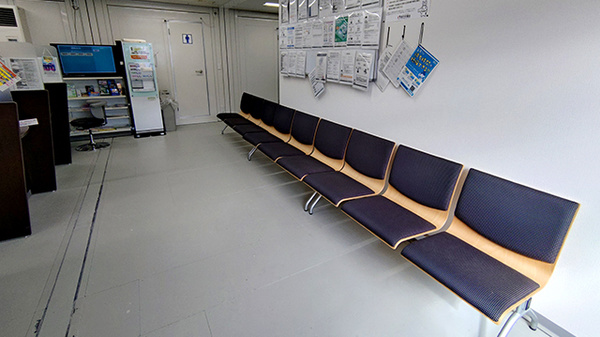 調剤薬局ツルハドラッグ多賀城店の待合スペース