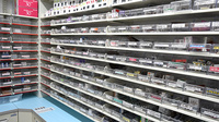調剤薬局ツルハドラッグ石巻蛇田店の薬棚