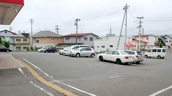調剤薬局ツルハドラッグ二本松店の駐車場