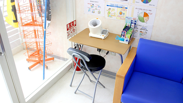 調剤薬局ツルハドラッグ二本松店の血圧計