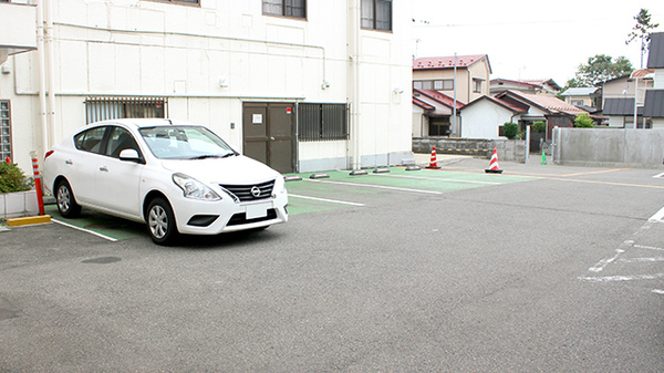 調剤薬局ツルハドラッグ会津湯川店の駐車場