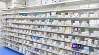 調剤薬局ツルハドラッグ新潟関屋店の薬棚