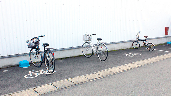 調剤薬局ツルハドラッグ山形小白川店の駐輪場