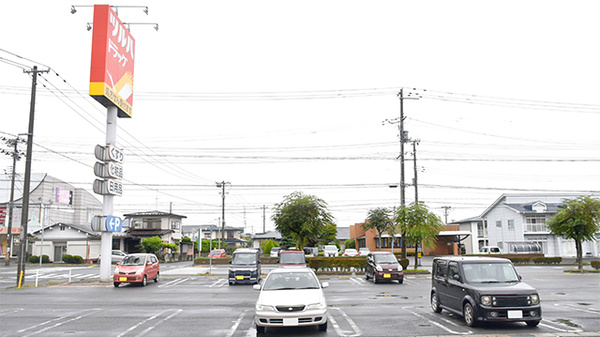 調剤薬局ツルハドラッグ西大通店の駐車場