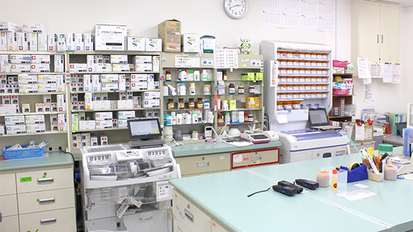 薬局くすりの福太郎夏見台店の調剤室