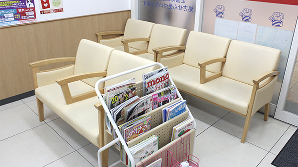 薬局くすりの福太郎船橋FACEⅡ店の待合スペース