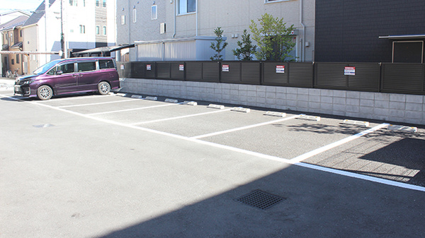 薬局くすりの福太郎六町店の駐車場