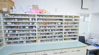 ウォンツ三原古浜薬局の薬棚