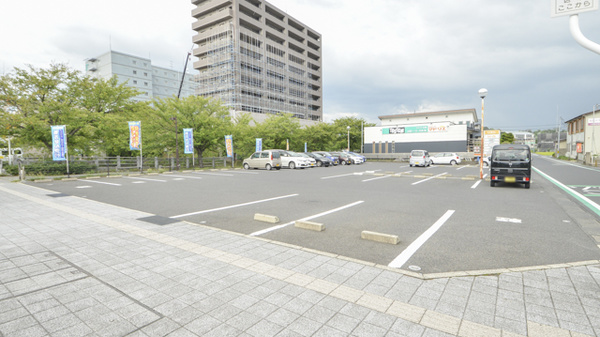 ウェルネス薬局　出雲駅南店の駐車場