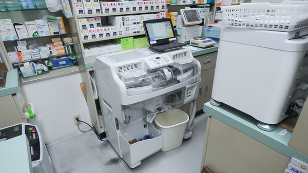 ウォンツ広本町薬局の調剤器具