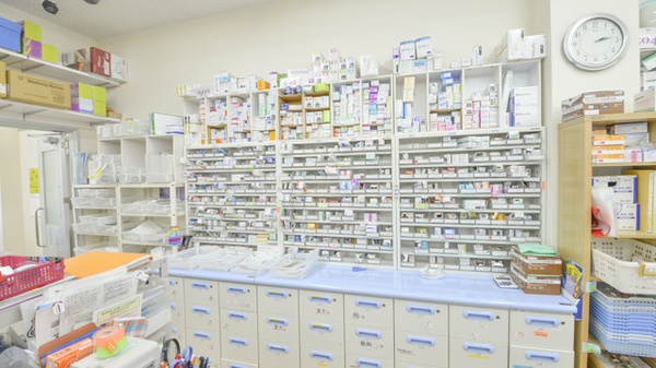 ウェルネス薬局　境港店の薬棚