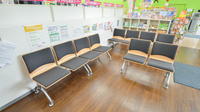 レデイ薬局宇和インター店の待合スペース