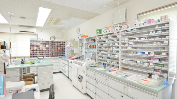 レデイ薬局とみす店の調剤室