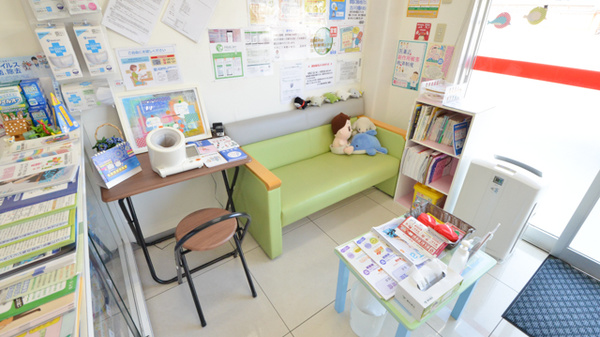 レデイ薬局　鳴門店の待合スペース