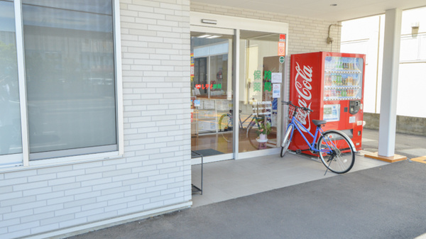 レデイ薬局丸亀城東店の入口