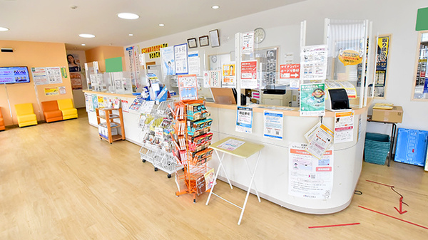ツルハ薬局宝地店の受付/カウンター