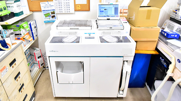 ツルハ薬局宝地店の調剤器具