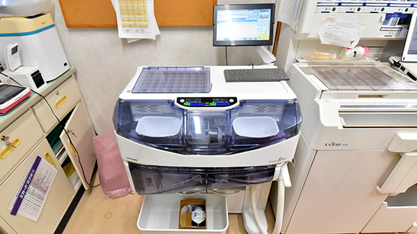 ツルハ薬局みなと入場店の調剤器具
