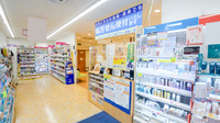 調剤薬局ツルハドラッグ八勝通店の入口