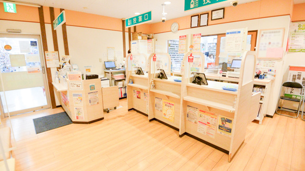 調剤薬局ツルハドラッグ本山駅店の受付/カウンター
