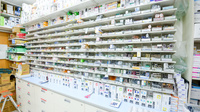 調剤薬局ツルハドラッグ本山駅店の薬棚