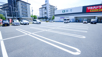 調剤薬局ツルハドラッグ牧の原店の駐車場