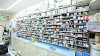 調剤薬局ツルハドラッグ鹿田清水店の薬棚