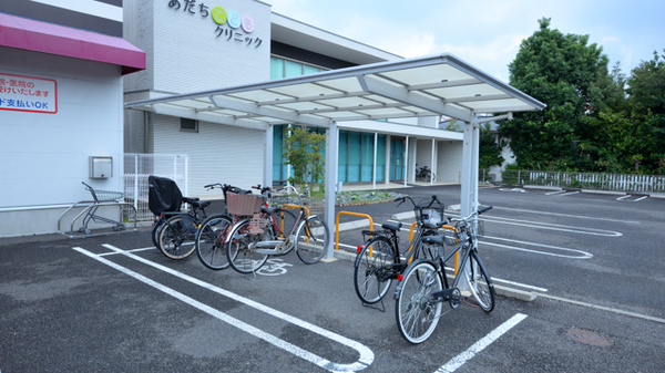 調剤薬局ツルハドラッグ鹿田清水店の駐輪場